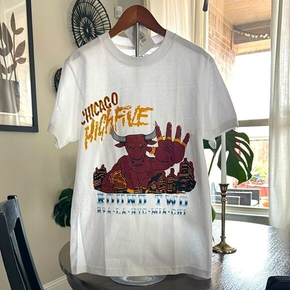 NWT Round Two Chicago Bulls Graphic T-Shirt Short Sleeves S NYC - Picture 6 of 7